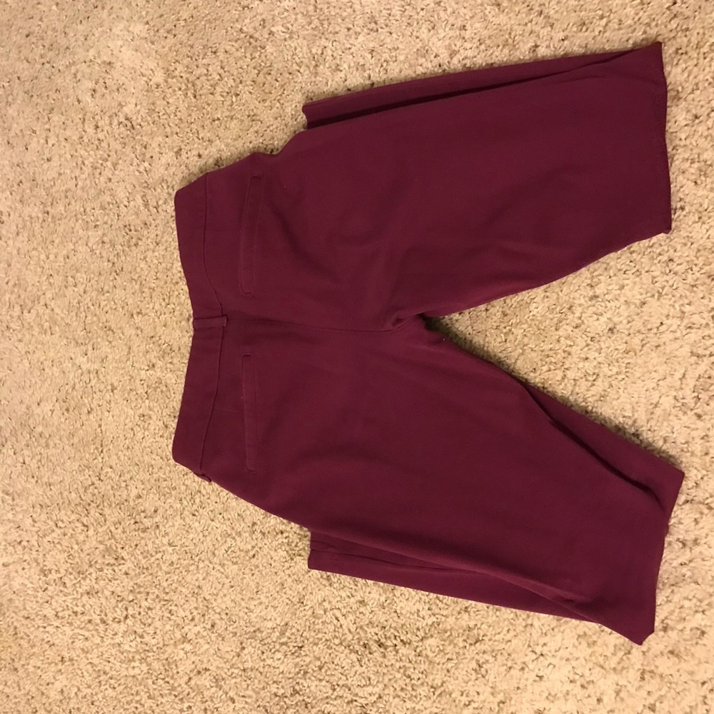 old navy maroon size 6- pixie pant
